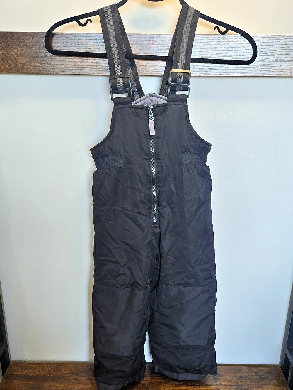 George unisex Black Snow Bib Overalls Size 4T Like New